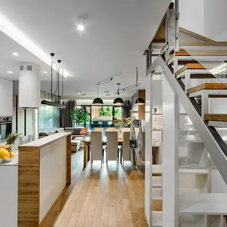 Loft In Historic Scheibler Area Lejlighed